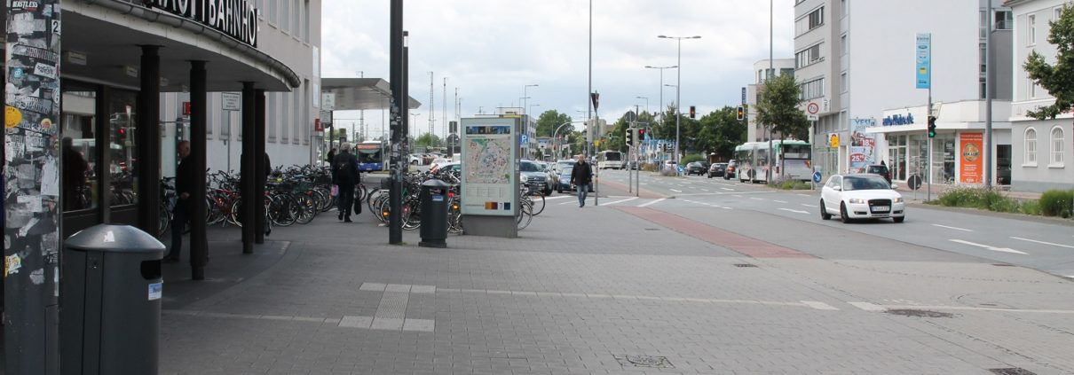 Foto_Haus_Bahn_Platz