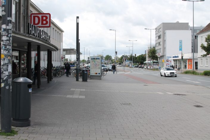 Foto_Haus_Bahn_Platz