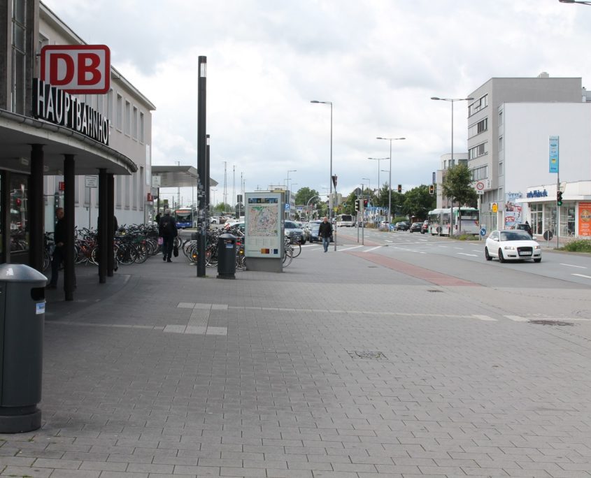 Foto_Haus_Bahn_Platz
