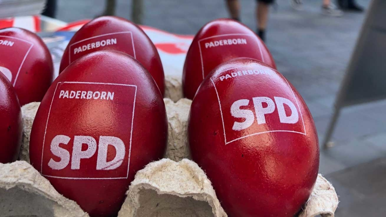 Infostand zur Landtagswahl und Ostereier mit SPD-Logo Infostand zur Landtagswahl und Ostereier mit SPD-Logo