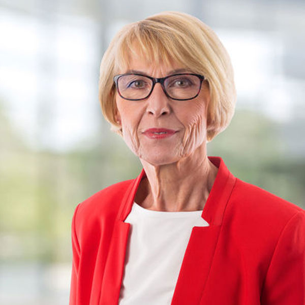 Gunda Köster